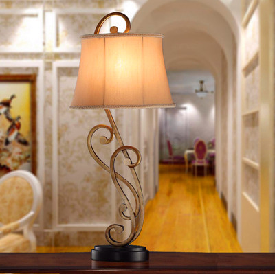 別墅客廳臺(tái)燈