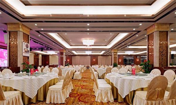 現代酒店宴會廳整體燈光效果照明燈具廠家定制效果圖